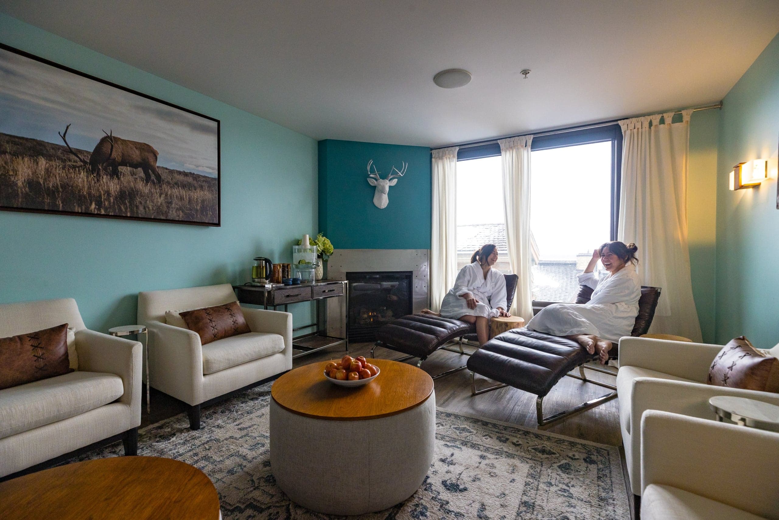 Ester Mulvihill antd Nickie Trail relaxing in the Spa at Hotel Terra